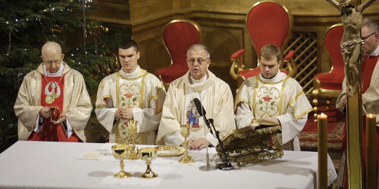 25.12.2016 Kielce. Katedra. Pasterka. / Jarosław Kubalski / Radio Kielce