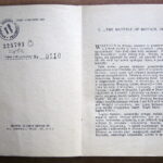 29.12.2016. Kielce. Książka Arkadego Fiedlera "Dywizjon 303" z 1944 roku. / Jarosław Kubalski / Radio Kielce