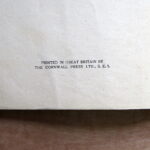 29.12.2016. Kielce. Książka Arkadego Fiedlera "Dywizjon 303" z 1944 roku. / Jarosław Kubalski / Radio Kielce