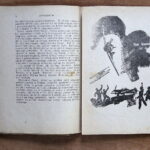 29.12.2016. Kielce. Książka Arkadego Fiedlera "Dywizjon 303" z 1944 roku. / Jarosław Kubalski / Radio Kielce