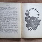 29.12.2016. Kielce. Książka Arkadego Fiedlera "Dywizjon 303" z 1944 roku. / Jarosław Kubalski / Radio Kielce