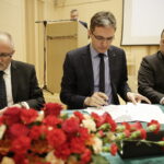 29.12.2016 Kielce. Sesja Sejmiku Województwa Świętokrzyskiego. Podpisanie umowy z funduszami pożyczkowymi i poręczeniowymi z regionu. / Jarosław Kubalski / Radio Kielce