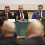 29.12.2016 Kielce. Sesja Sejmiku Województwa Świętokrzyskiego. Andrzej Pruś, Tadeusz Kowalczyk i Arkadiusz Bąk. / Jarosław Kubalski / Radio Kielce