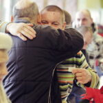 24.12.2016 Kielce. Wigilia dla ubogich, bezdomnych i samotnych w Wojewódzkim Domu Kultury. / Jarosław Kubalski / Radio Kielce