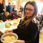 24.12.2016 Kielce. Wigilia dla ubogich, bezdomnych i samotnych w Wojewódzkim Domu Kultury. / Jarosław Kubalski / Radio Kielce