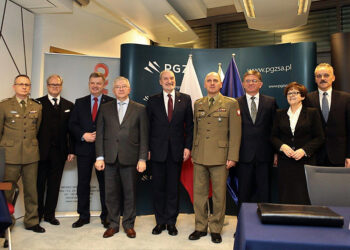 20.12.2016 Warszawa. Umowa na zestawy przeciwlotnicze Piorun podpisana. / Małgorzata Pruś