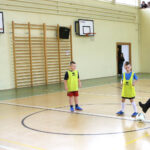 3.12.2016 Kielce. Turniej Grudniowy 2016 w SP nr 1. Honorowym gościem był Jan Domarski, reprezentant Polski, uczestnik i zdobywca trzeciego miejsca podczas mistrzostw świata w Niemczech w 1974. / Wojciech Habdas / Radio Kielce