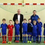 3.12.2016 Kielce. Turniej Grudniowy 2016 w SP nr 1. Honorowym gościem był Jan Domarski, reprezentant Polski, uczestnik i zdobywca trzeciego miejsca podczas mistrzostw świata w Niemczech w 1974. / Wojciech Habdas / Radio Kielce