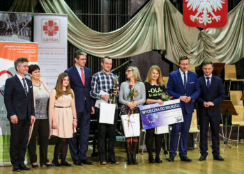 5.12.2016 Kielce. Gala Wolontariatu. Wręczenie statuetek "Laur Wolontariatu". / Wojciech Habdas / Radio Kielce