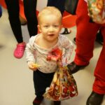 06.12.2016 Kielce. Święty Mikołaj odwiedził małych pacjentów w Świętokrzyskim Centrum Pediatrii / Wojciech Habdas / Radio Kielce