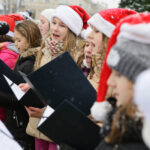 6.12.2016 Kielce. Choinka na Rynku rozbłysnęła tysiącem światełek. / Wojciech Habdas / Radio Kielce