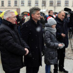 6.12.2016 Kielce. Choinka na Rynku rozbłysnęła tysiącem światełek. / Wojciech Habdas / Radio Kielce