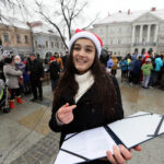 6.12.2016 Kielce. Choinka na Rynku rozbłysnęła tysiącem światełek. / Wojciech Habdas / Radio Kielce