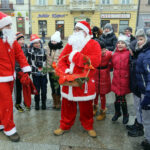 6.12.2016 Kielce. Choinka na Rynku rozbłysnęła tysiącem światełek. / Wojciech Habdas / Radio Kielce