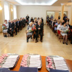 7.12.2016 Kielce. Prezydent wręczył medale za długoletnie pożycie małżeńskie. / Wojciech Habdas / Radio Kielce