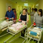 08.12.2016. Trojaczki opuściły szpital wojewódzki w Kielcach / Wojciech Habdas / Radio Kielce