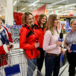 8.12.2016 Kielce. Radio Kielce i TVP3 Kielce włączyły się w akcję "Szlachetna Paczka" / Wojciech Habdas / Radio Kielce