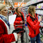 8.12.2016 Kielce. Radio Kielce i TVP3 Kielce włączyły się w akcję "Szlachetna Paczka" / Wojciech Habdas / Radio Kielce