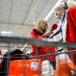 8.12.2016 Kielce. Radio Kielce i TVP3 Kielce włączyły się w akcję "Szlachetna Paczka" / Wojciech Habdas / Radio Kielce