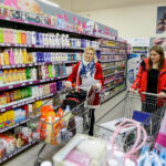 8.12.2016 Kielce. Radio Kielce i TVP3 Kielce włączyły się w akcję "Szlachetna Paczka" / Wojciech Habdas / Radio Kielce