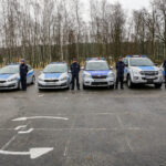 9.2.2016 Kielce. Policjanci otrzymali nowe radiowozy. Uroczystość odbyła się na terenie Wydziału Ruchu Drogowego. Komendy Miejskiej Policji przy ul. Kusocińskiego. / Wojciech Habdas / Radio Kielce