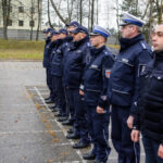 9.2.2016 Kielce. Policjanci otrzymali nowe radiowozy. Uroczystość odbyła się na terenie Wydziału Ruchu Drogowego. Komendy Miejskiej Policji przy ul. Kusocińskiego. / Wojciech Habdas / Radio Kielce