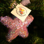 15.12.2016 Kielce. Choinka pod choinkę - drzewko przygotowane przez dzieci z Ostrowca Świętokrzyskiego. / Wojciech Habdas / Radio Kielce