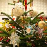 15.12.2016 Kielce. Choinka pod choinkę - drzewko przygotowane przez dzieci z Ostrowca Świętokrzyskiego. / Wojciech Habdas / Radio Kielce