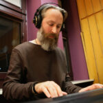 15.12.2016 Kielce. Finał czwartego dnia akcji "Choinka pod choinkę". Choinka z Ostrowca Świętokrzyskiego została sprzedana za 3500 zł. / Wojciech Habdas / Radio Kielce