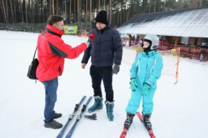 Stok na kieleckim Stadionie otwarty dla narciarzy (17 grudnia 2016 r.) / Wojciech Habdas / Radio Kielce