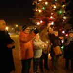 17.12.2016 Miedziana Góra. Kolędowanie na placu przed Urzędem Gminy / Wojciech Habdas / Radio Kielce