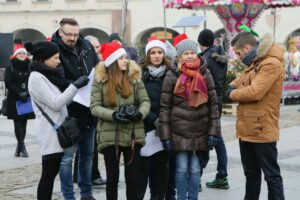 20.12.2016 Kielce. Wspólne kolędowanie na Rynku / Wojciech Habdas / Radio Kielce