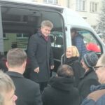 Specjalistyczny samochód dla Warsztatu Terapii Zajęciowej w Belnie (19 stycznia 2017 r) / Krzysztof Bujnowicz / Radio Kielce