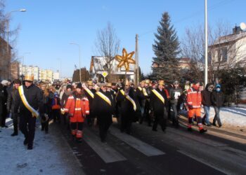 Starachowice. Orszak Trzech Króli (6 stycznia 2017 r) / Tomasz Piwko / Radio Kielce