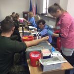 Bukówka. Żołnierze honorowo oddawali krew (20 stycznia 2017 r) / Krzysztof Bujnowicz / Radio Kielce