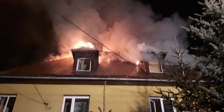 Pożar kamienicy w Starachowicach (28 stycznia 2017 r) / Marcin Nyga