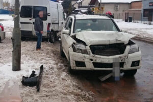 14.1.2017 Kielce. Kolizja czterech samochodów na ul. Leszczyńskiej. / Wojciech Habdas / Radio Kielce