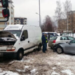 14.1.2017 Kielce. Kolizja czterech samochodów na ul. Leszczyńskiej. / Wojciech Habdas / Radio Kielce