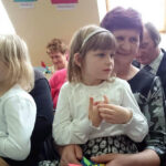 20.1.2017 Masłów. Zespół Szkół im. Jana Pawła II, przedstawienie dla babć i dziadków, ostrzegające przed próbami wyłudzeń metodą "na wnuczka". 20.1.2017 Masłów. Zespół Szkół im. Jana Pawła II, przedstawienie dla babć i dziadków, ostrzegające przed próbami wyłudzeń metodą "na wnuczka". Policja uczulała na próby oszustw. / Wojciech Habdas / Radio Kielce