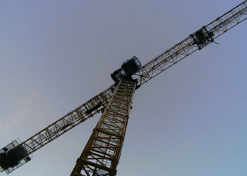 Dźwig, budowa. / morgueFile free photo