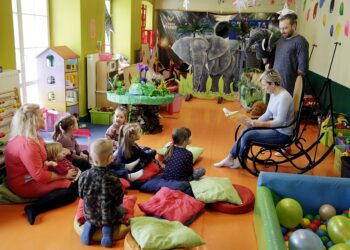 14.1.2017 Kielce. W Muzeum Zabawek i Zabawy w Kielcach odbyło się kolejne spotkanie związane z ogólnopolska akcją „Cała Polska Czyta Dzieciom”. / Jarosław Kubalski / Radio Kielce