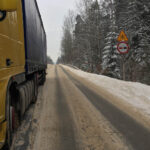 13.1.2017 Droga do Zagnańska. Trudne warunki na drogach / Robert Felczak / Radio Kielce