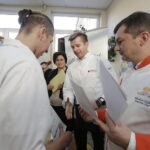 11.1.2017 Kielce. W Zespole Szkół Przemysłu Spożywczego odbył się konkurs kulinarny, przewodniczącym jury był restaurator Karol Okrasa. / Jarosław Kubalski / Radio Kielce