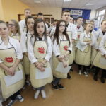 11.1.2017 Kielce. W Zespole Szkół Przemysłu Spożywczego odbył się konkurs kulinarny, przewodniczącym jury był restaurator Karol Okrasa. / Jarosław Kubalski / Radio Kielce