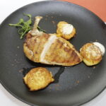 11.1.2017 Kielce. W Zespole Szkół Przemysłu Spożywczego odbył się konkurs kulinarny, przewodniczącym jury był restaurator Karol Okrasa. / Jarosław Kubalski / Radio Kielce