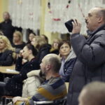 12.01.2017 Kielce. Wiceprezydent miasta Andrzej Sygut spotkał się z rodzicami w sprawie przeniesienia Szkoły Podstawowej nr 1. / Jarosław Kubalski / Radio Kielce