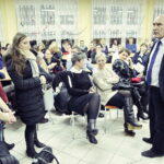 12.01.2017 Kielce. Wiceprezydent miasta Andrzej Sygut spotkał się z rodzicami w sprawie przeniesienia Szkoły Podstawowej nr 1. / Jarosław Kubalski / Radio Kielce