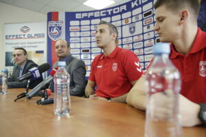 19.01.2017 Kielce. Konferencja prasowa Effectora Kielce. Nowy trener Sinan Tanik. / Jarosław Kubalski / Radio Kielce