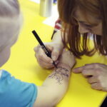 19.01.2017 Kielce. Onkologia oddział pediatryczny. Fundacja Spełnionych marzeń odwiedziła chore dzieci. / Jarosław Kubalski / Radio Kielce