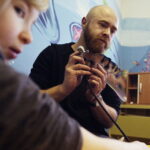 19.01.2017 Kielce. Onkologia oddział pediatryczny. Fundacja Spełnionych marzeń odwiedziła chore dzieci. / Jarosław Kubalski / Radio Kielce